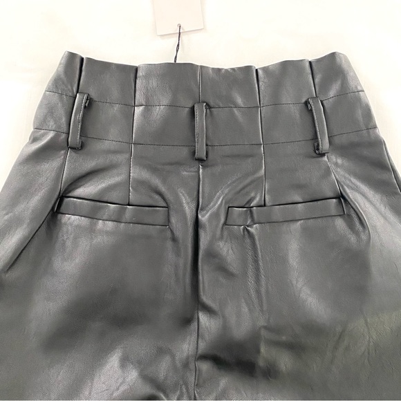 Chloé B x NA-KD Pu Pleated Pants - Picture 7 of 8